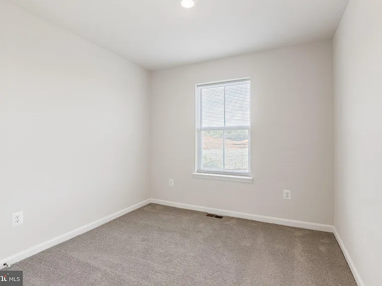 105 Milburn Dr — Photo 23