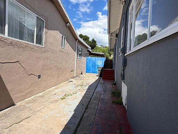 4th image of 1744 E 22nd St