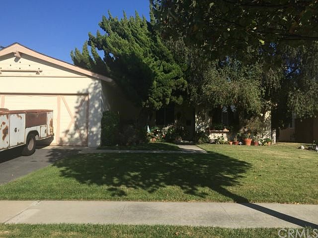 1st image of 22720 Fern Ave