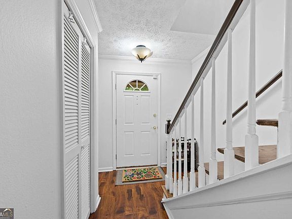 5th image of 4101 N Gloucester Pl