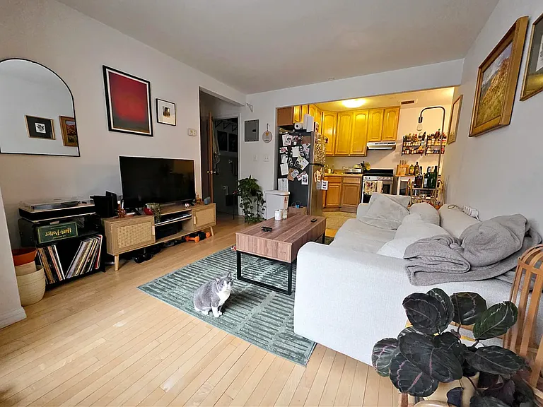 47 Conselyea St #1R — Photo 1