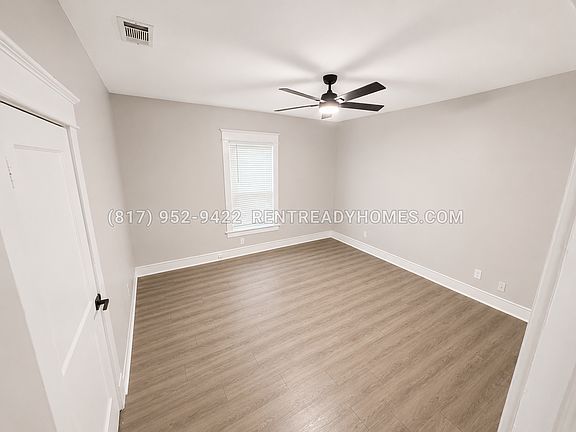 5th image of 1022 E Allen Ave