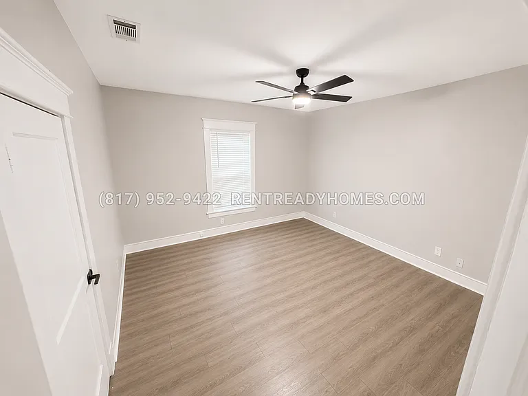 1022 E Allen Ave — Photo 5