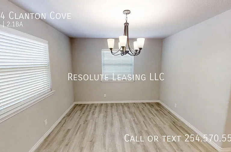 904 Clanton Cv — Photo 10