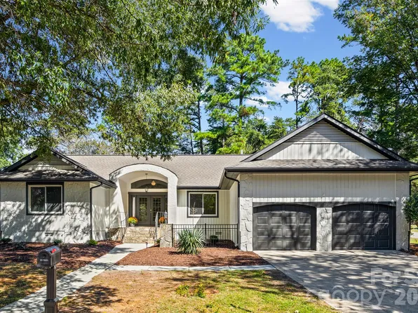 25002 Molokai Ext, Tega Cay, SC 29708