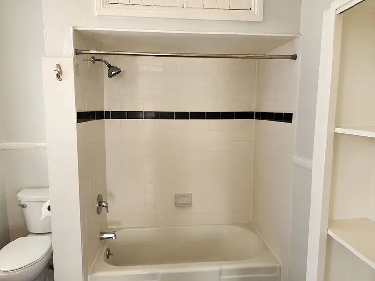 113 W Gaston St — Photo 20