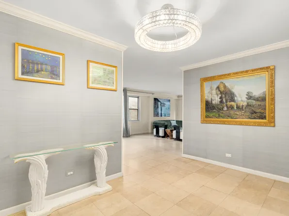 303 East 57th Street image 4 of 13