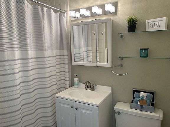 4th image of 1523 Central Park Ave APT 7A