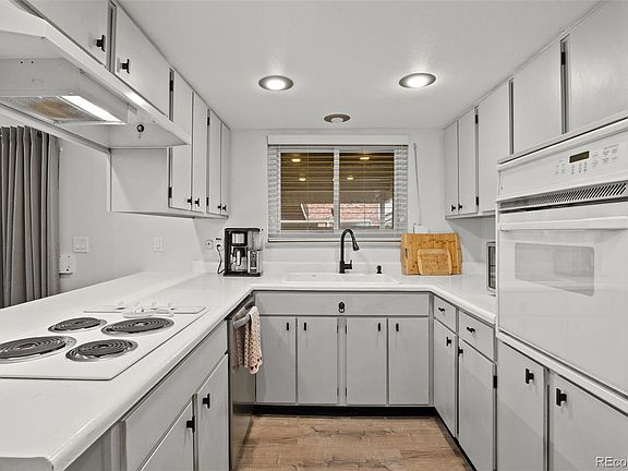 3rd image of 9239 E Nassau Avenue