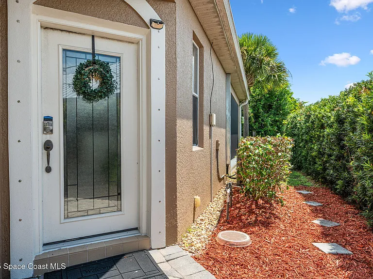 1749 Tullagee Ave — Photo 4