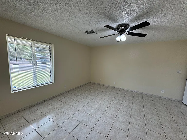 5502 W Frier Dr — Photo 14