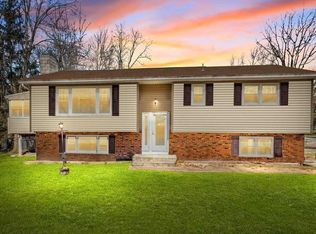 42 Putnam Rd, Hyde Park, NY 12538