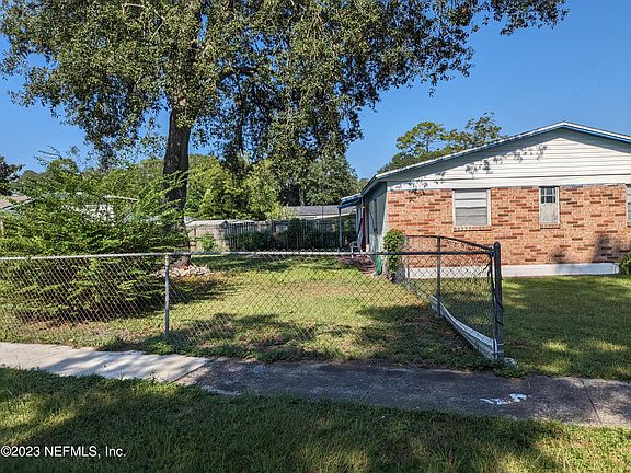 2nd image of 8158 GALAXIE Drive