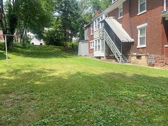 3rd image of 2054 Whitehall St #B