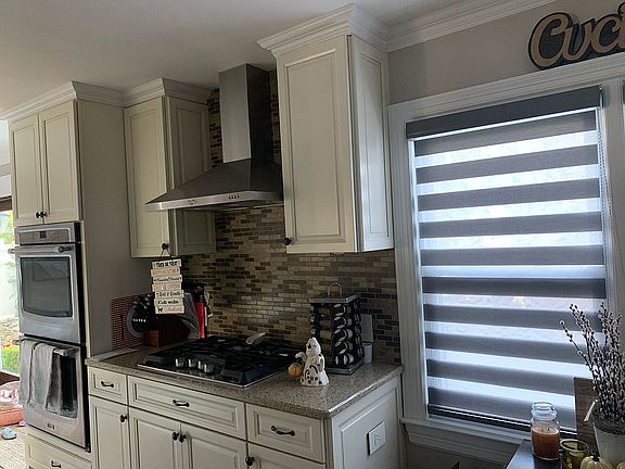 2nd image of 142 Gainsborg Ave