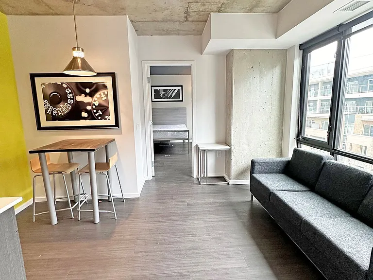 105 Champagne Ave S #1517 — Photo 3