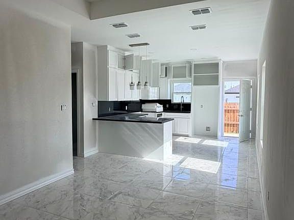 3rd image of 2101 Cassandra St