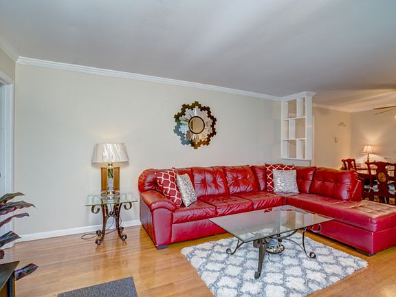3rd image of 4044 Matilda St