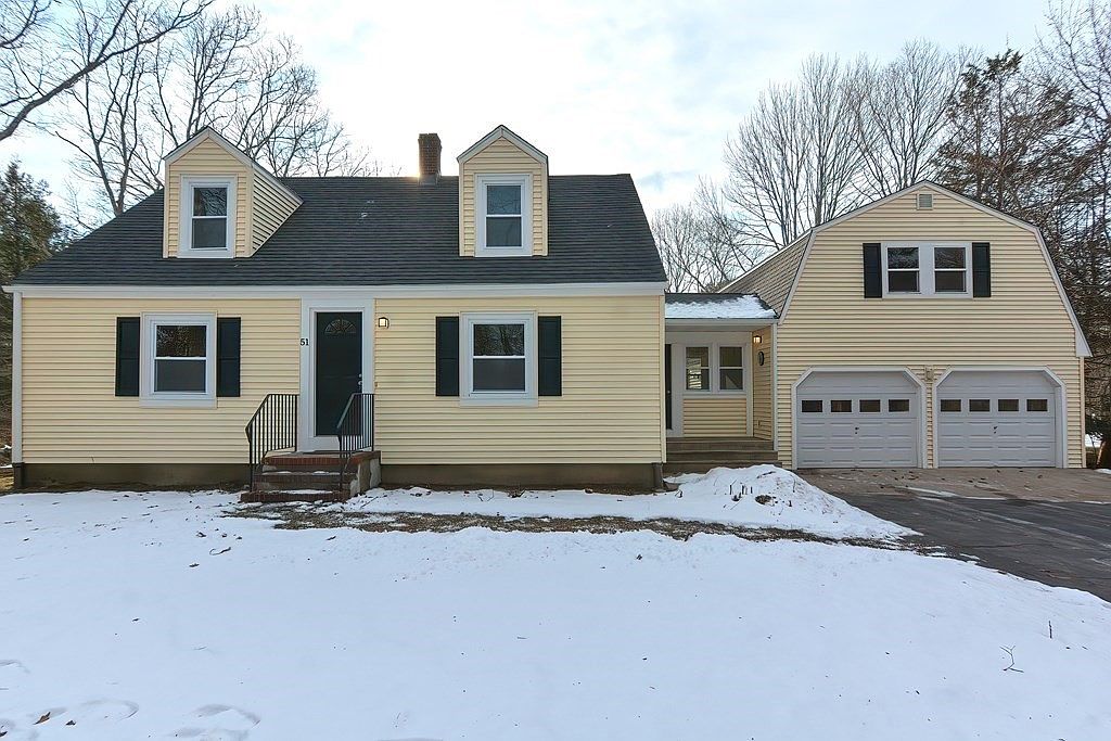 51 West St, Medway, MA 02053 Zillow
