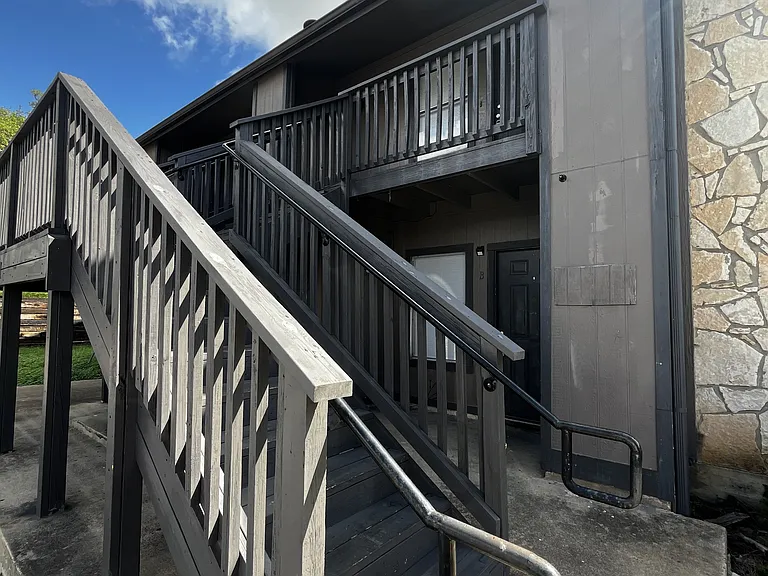821 Bracewood Cir #D — Photo 1