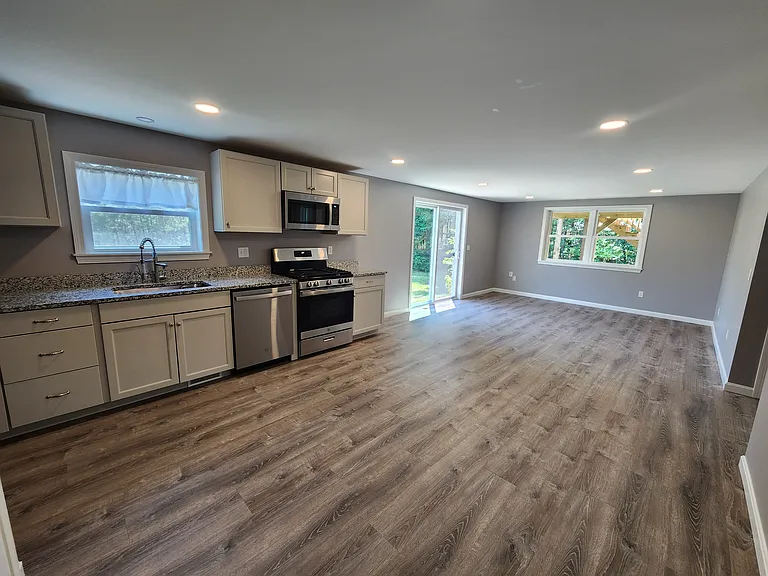 45 Northway St — Photo 3