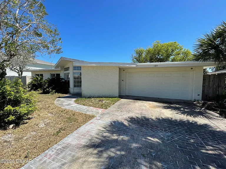 135 Nautical Dr — Photo 2