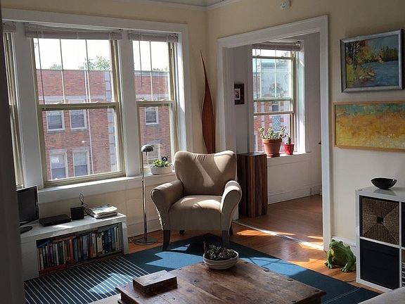 3rd image of 1303 Elmwood Ave APT 305