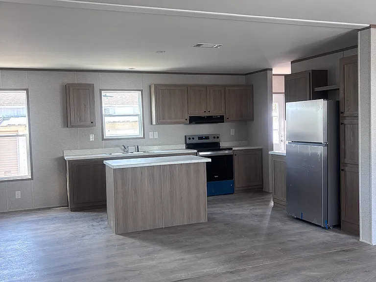 7480 SE Eagle Ave — Photo 4