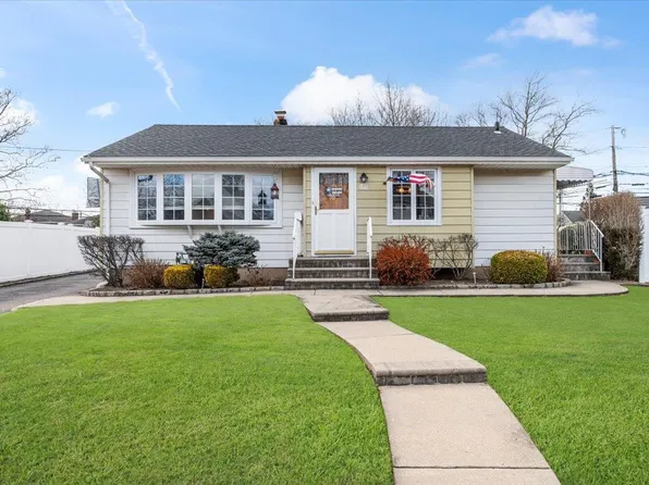 177 Dartmouth Drive, Hicksville, NY 11801