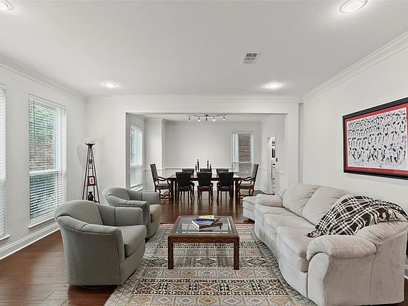 4th image of 2743 Brookside Ln