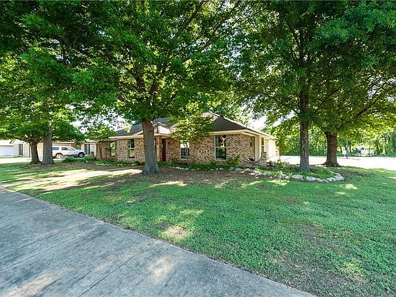 2nd image of 83 Robins Nest Dr