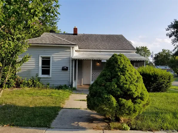 985 Boston Ave, Waterford, MI 48328