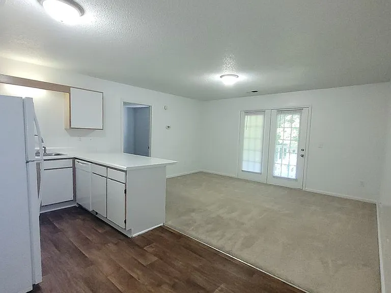 Arlington Apartments — Photo 82