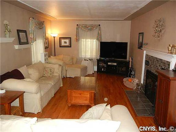 living room (huge!)