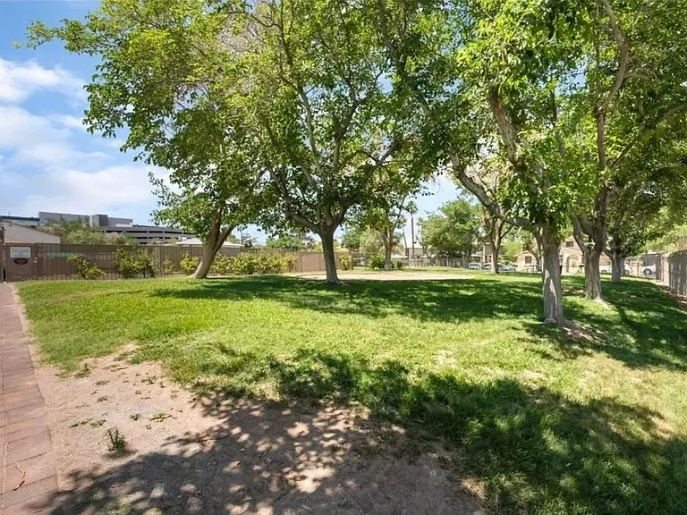 4710 Roberta St #3 — Photo 9
