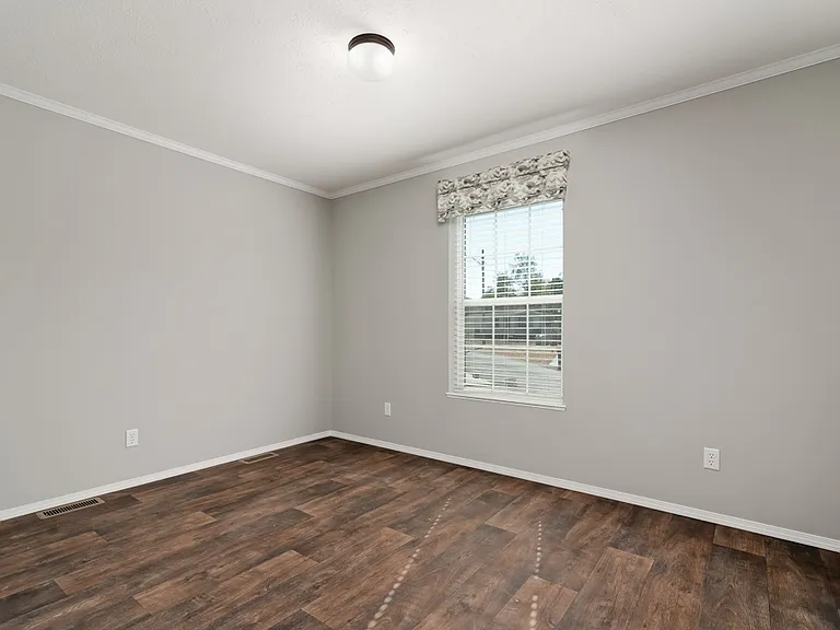 Center Manor — Photo 21