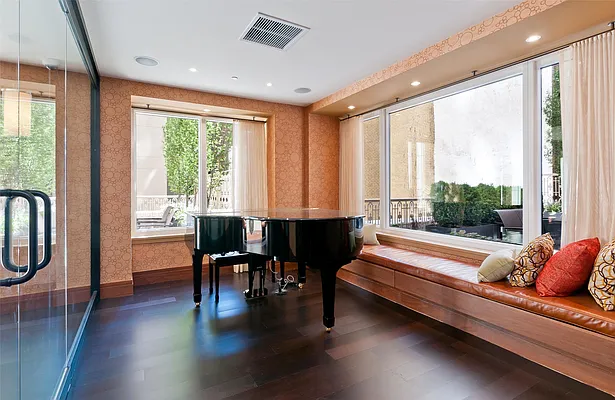 Rented by Douglas Elliman | media 27