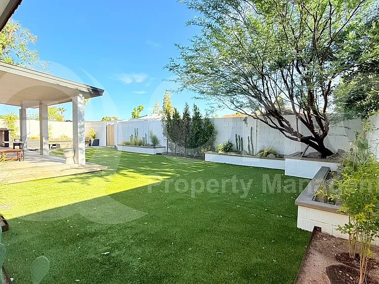 1222 W 13th St — Photo 17