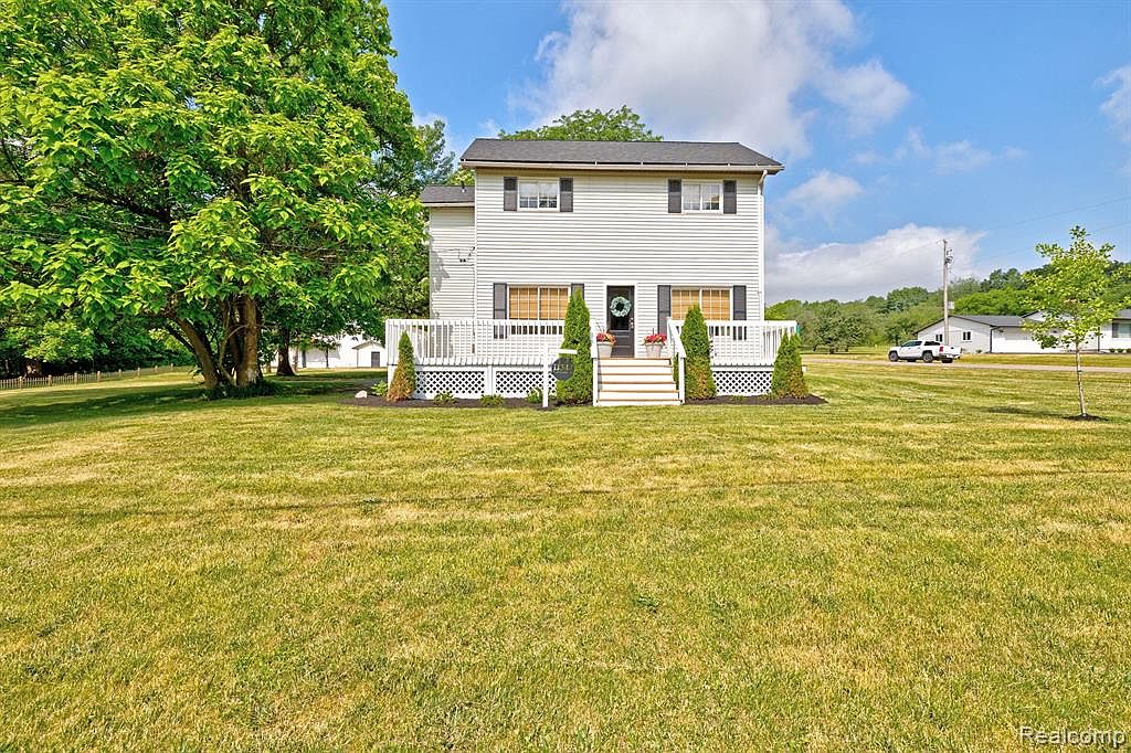 11347 Hartland Rd, Fenton, MI 48430 Zillow