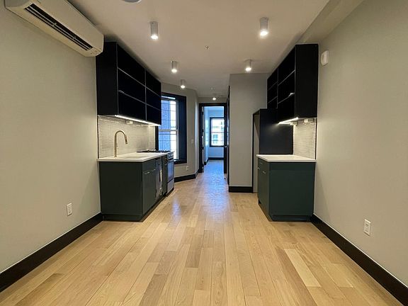 2nd image of 41 Van Wagenen Ave APT 1L