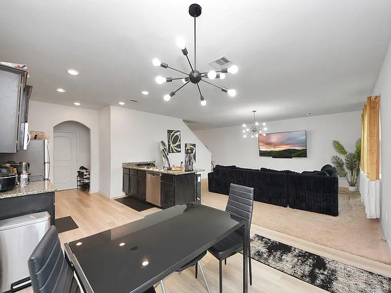 7943 Vacek Meadows Loop — Photo 14