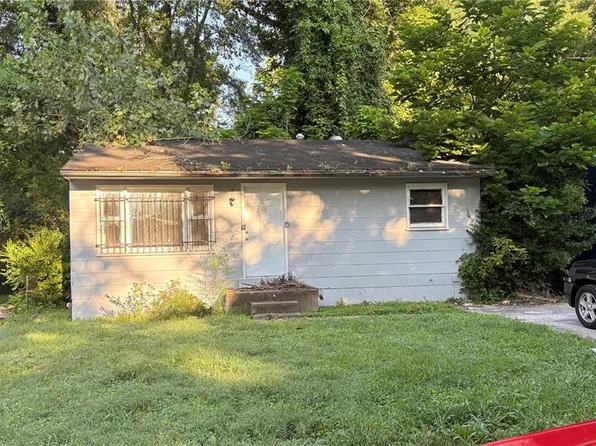 10235 Lord Dr, Saint Louis, MO 63136
