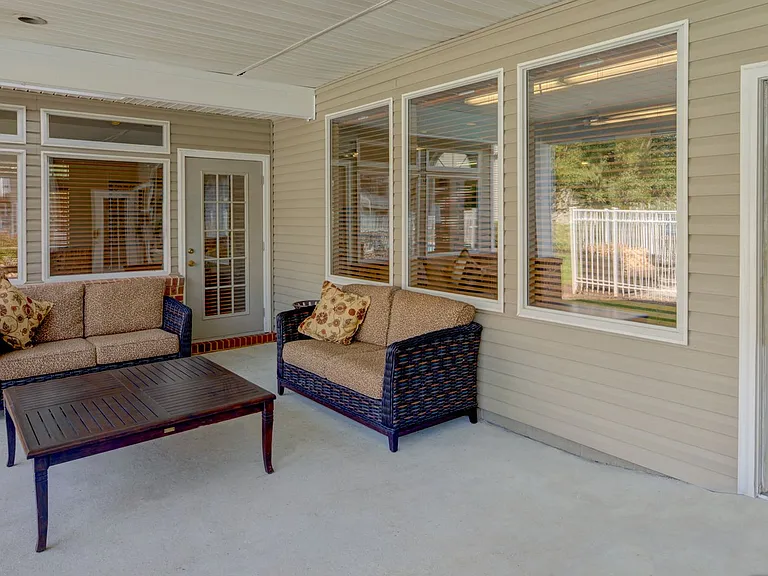 Featherstone Apartments at Kiln Creek — Photo 7