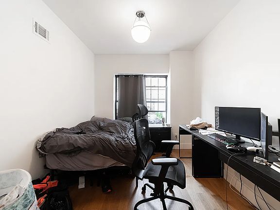 5th image of 1338 Jefferson Ave #1C