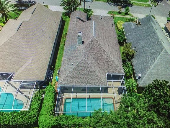 3rd image of 9417 Greenpointe Dr