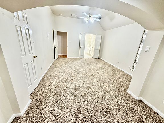 4th image of 8426 Kirkbrook Dr