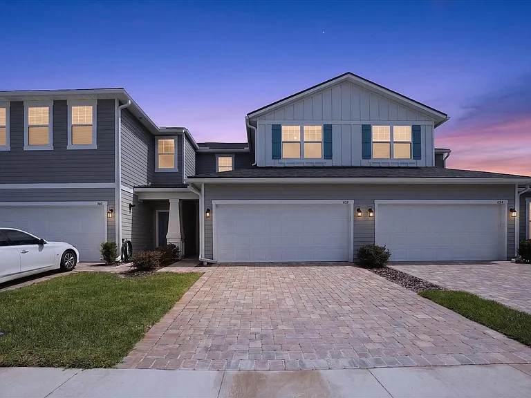 698 Cherry Elm Dr — Photo 1