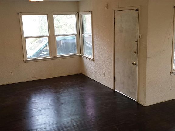 3rd image of 1108 S Kentucky Ave