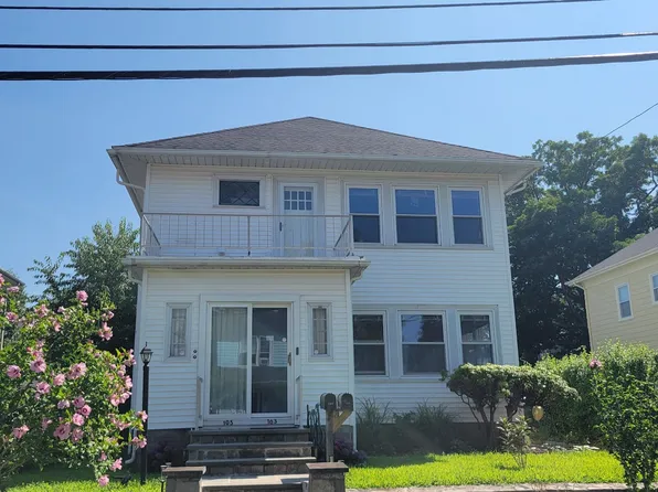 103 Lauriston St #1, Providence, RI 02906