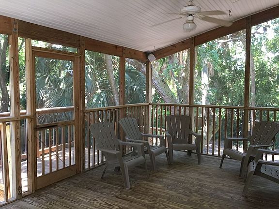 Rear screened porch 